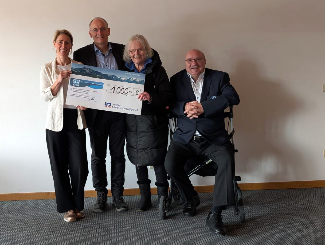 Übergabe Förderung 1000 Euro an Schirmherrn